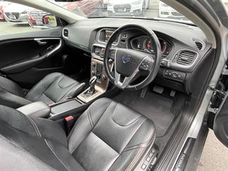 2014 Volvo V40 - Thumbnail