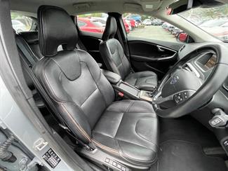 2014 Volvo V40 - Thumbnail