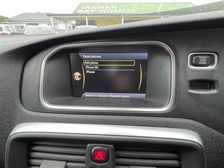 2014 Volvo V40 - Thumbnail