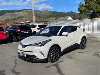 2017 Toyota C-HR - Thumbnail