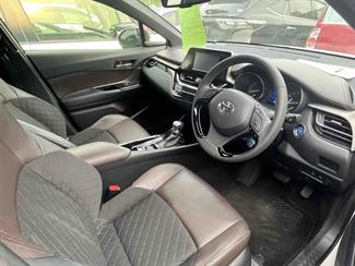 2017 Toyota C-HR - Thumbnail